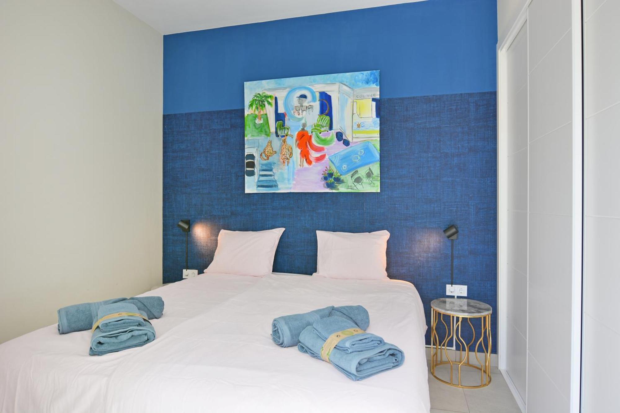 Apartment Hillside Luxury By Nras
