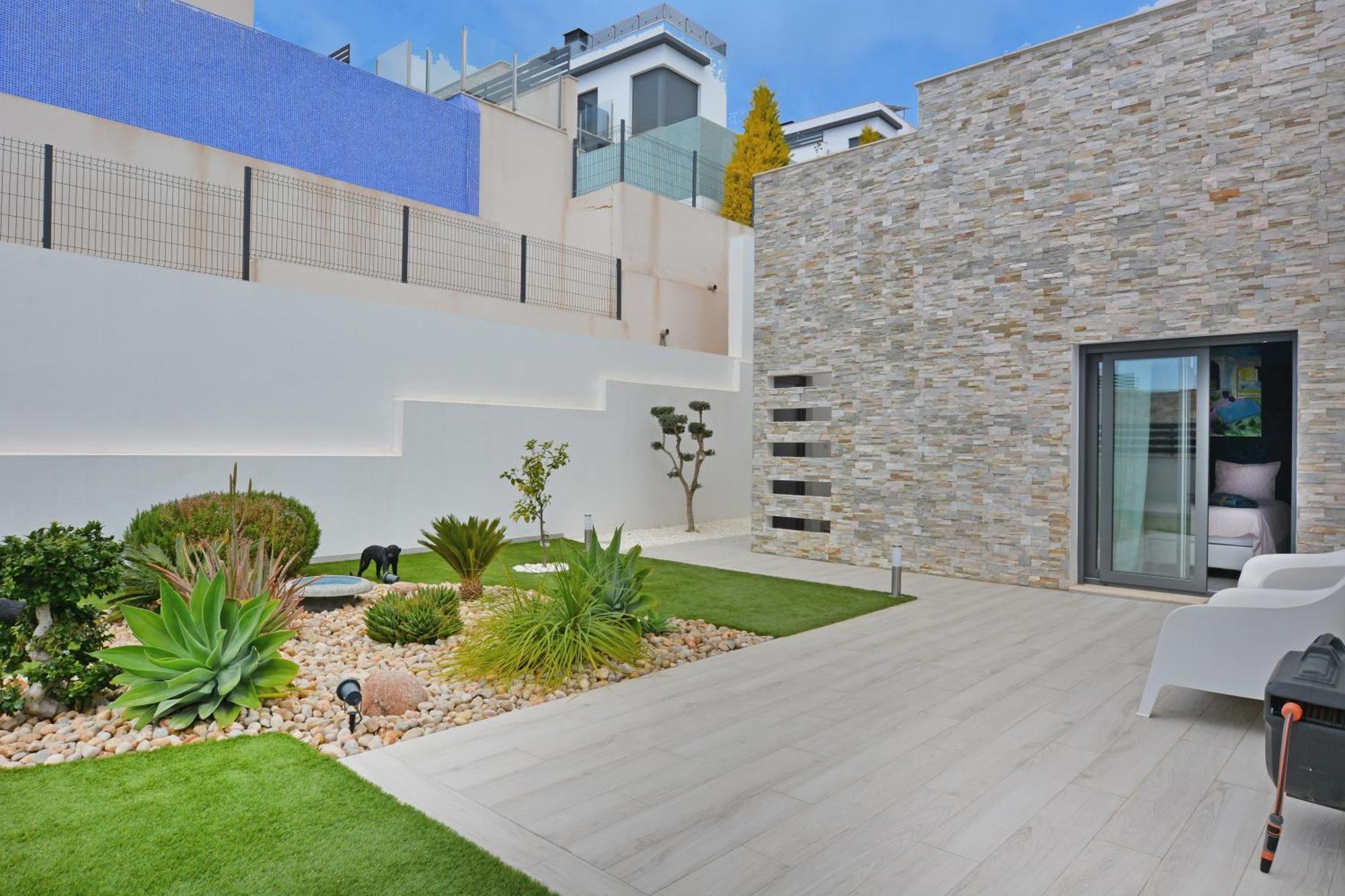 Apartment Hillside Luxury By Nras